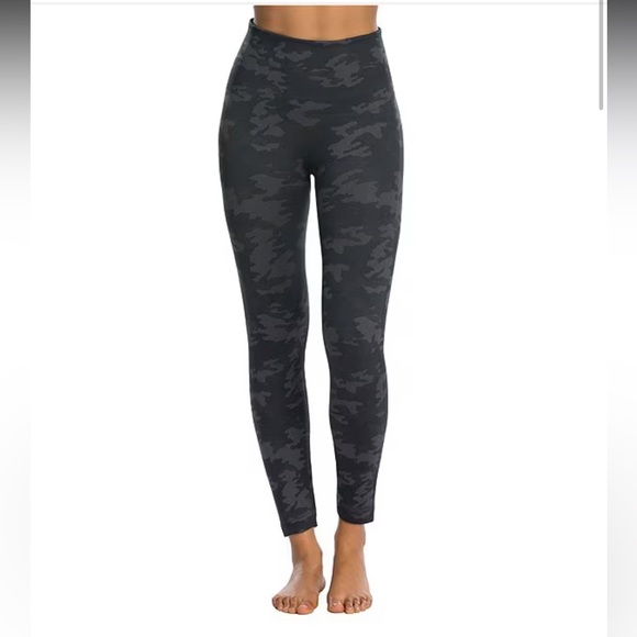 SPANX Pants - Spanx Faux Leather Seamless Black Camo Print Leggings
Small